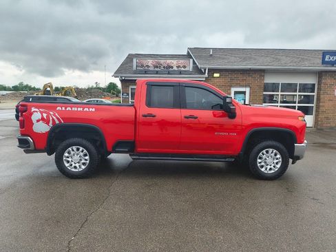 Used 2020 Chevrolet Silverado 2500 W/T AWD/4WD image 2