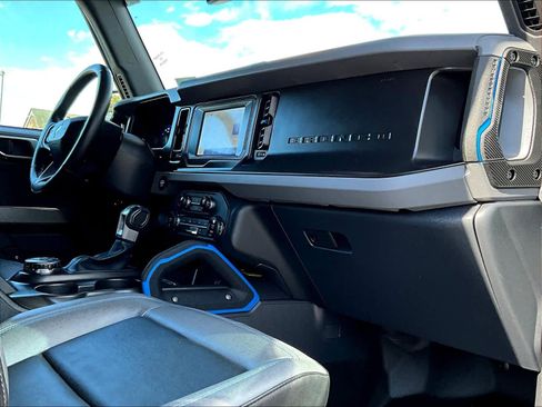 Used 2023 Ford Bronco Black Diamond w/ Sasquatch Package image 14