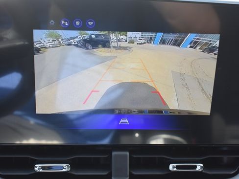 New 2027 Chevrolet Equinox LT w/ LPO, Floor Liner Package FWD image 24