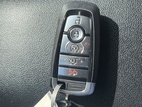 Used 2022 Ford Escape SE w/ Convenience Package AWD/4WD image 4