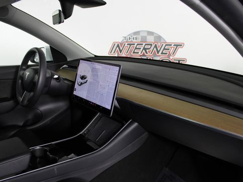 Used 2020 Tesla Model Y Long Range image 12