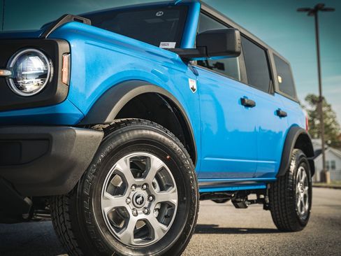 New 2025 Ford Bronco Big Bend image 3