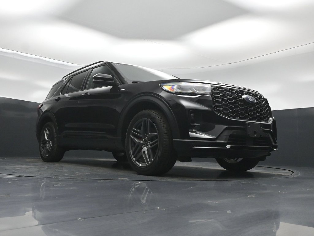 Certified 2026 Ford Explorer ST-Line w/ ST-Line Street Pack AWD/4WD image 42