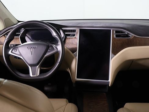 Used 2017 Tesla Model X 75D image 45