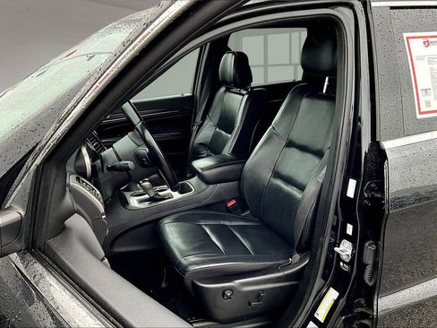 Used 2022 Jeep Grand Cherokee Limited image 25