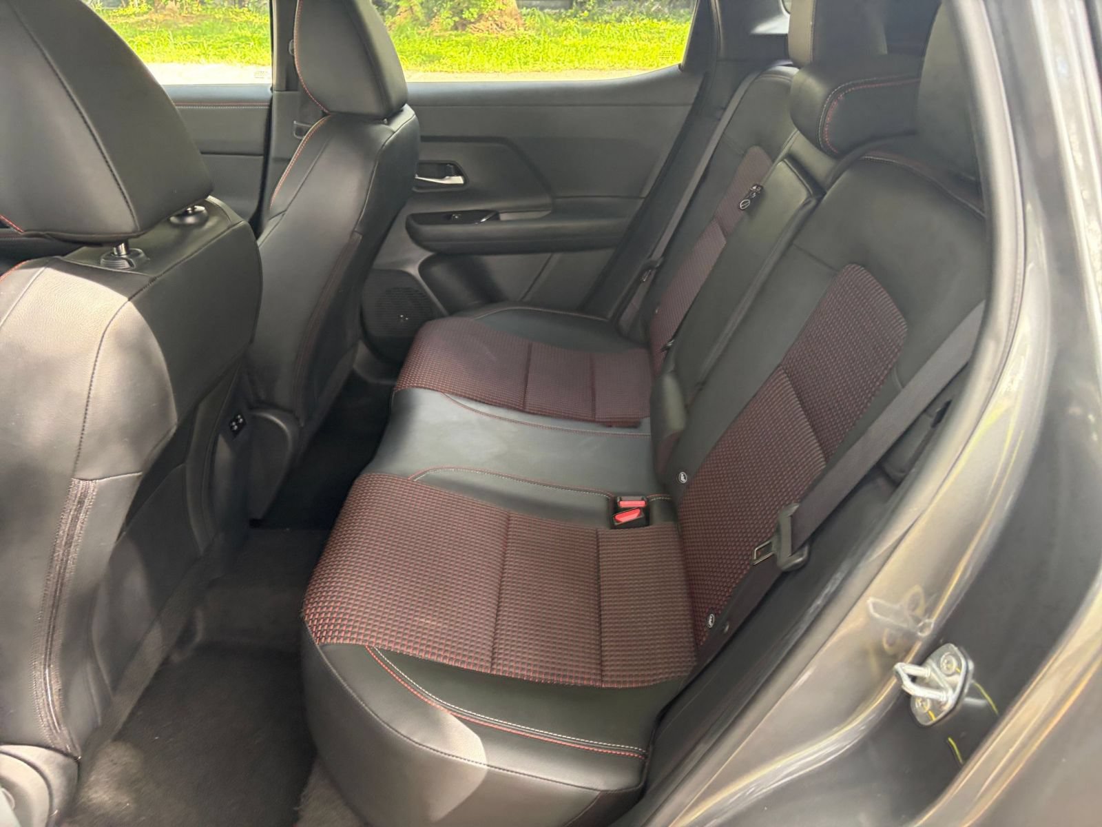 Used 2026 Nissan Kicks SR FWD image 35