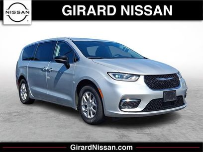 Used 2024 Chrysler Pacifica Touring-L