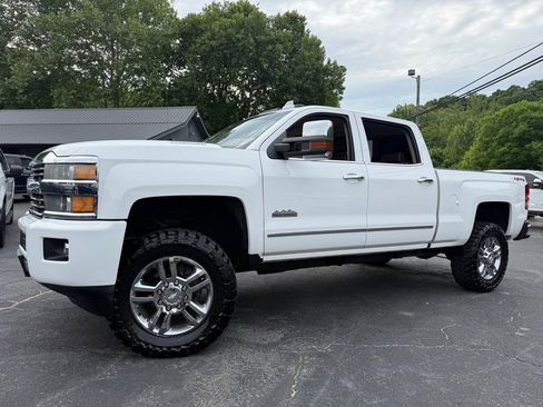 Used 2015 Chevrolet Silverado 2500 High Country w/ Duramax Plus Package AWD/4WD image 3