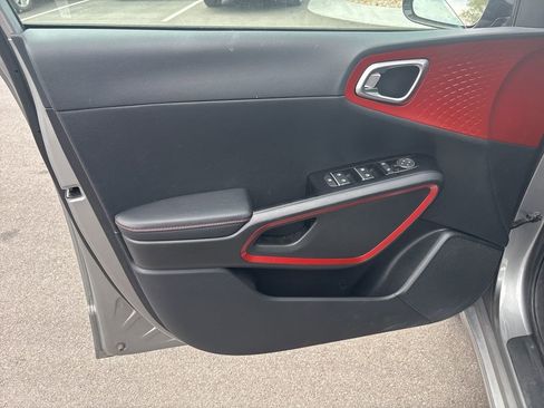 Certified 2023 Kia Soul GT-Line image 3