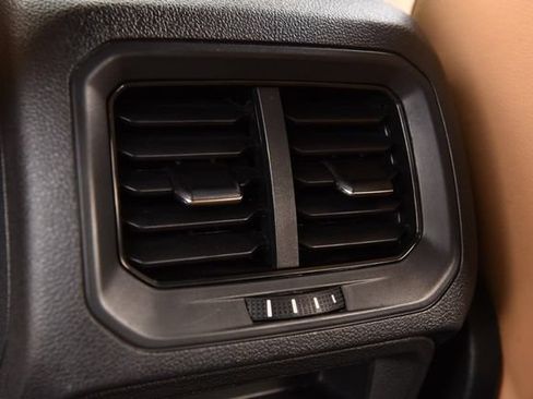 Certified 2023 Volkswagen Tiguan SE FWD image 21