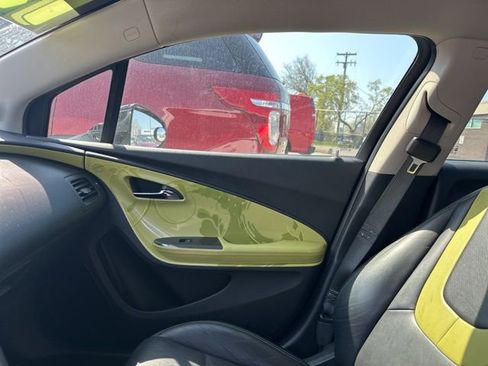 Used 2012 Chevrolet Volt Premium w/ Premium Trim Package FWD image 11