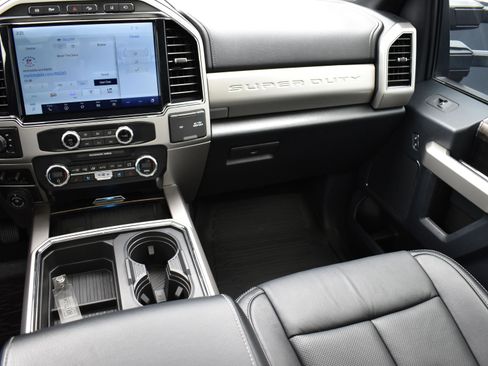 Used 2022 Ford F250 Lariat w/ Black Appearance Package image 39