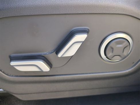 Used 2025 Hyundai Santa Fe Limited image 23