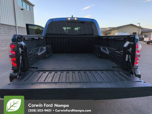 Used 2018 Toyota Tacoma SR5 AWD/4WD image 27