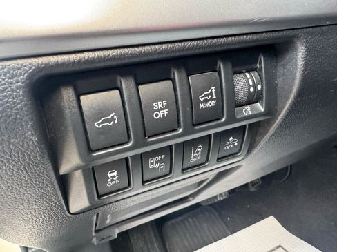 Used 2017 Subaru Outback 2.5i Premium image 18