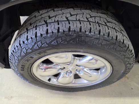 Used 2017 RAM 1500 Classic SLT AWD/4WD image 13