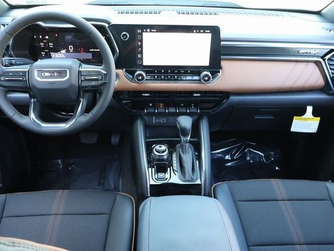 New 2026 GMC Canyon AT4 image 14