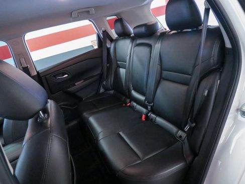 Used 2021 Nissan Rogue SV image 13