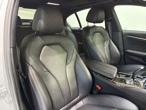 Used 2018 BMW 530i w/ Premium Package RWD image 27