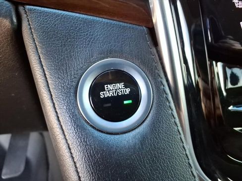 Used 2019 Cadillac Escalade ESV Premium Luxury image 23