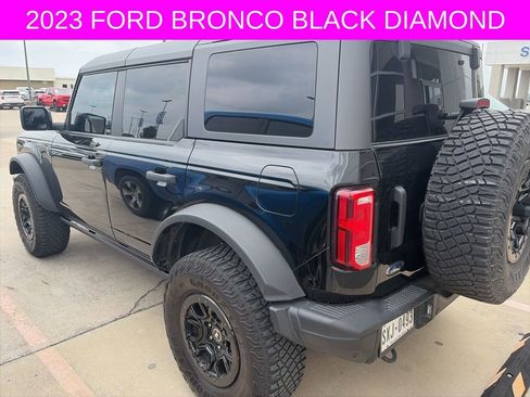 Used 2023 Ford Bronco Black Diamond w/ Sasquatch Package AWD/4WD image 4