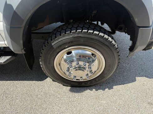 Used 2017 Ford F550 2WD Regular Cab Super Duty image 14