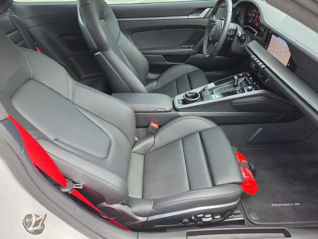 Used 2025 Porsche 911 Carrera S RWD image 18