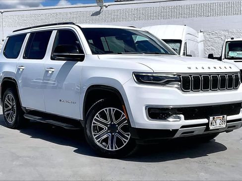 Used 2024 Jeep Wagoneer Series II w/ Flexible Seating Group RWD image 21