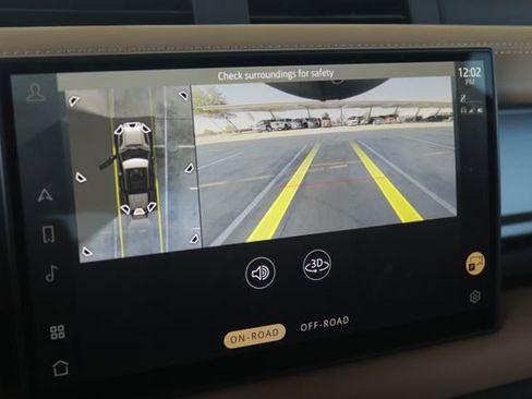 Used 2025 Land Rover Defender 110 V8 image 17