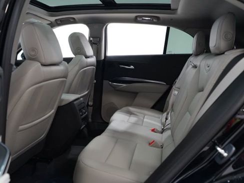 Used 2023 Cadillac XT4 Luxury w/ Cold Weather Package AWD/4WD image 31