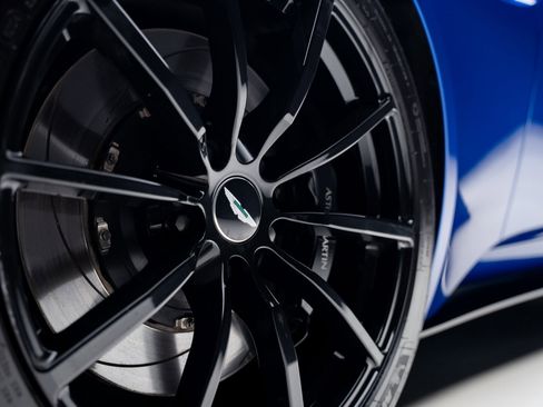 Used 2020 Aston Martin DB11 AMR image 25