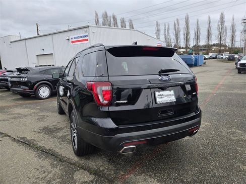 Used 2017 Ford Explorer Sport w/ Equipment Group 401A image 7