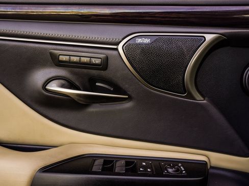 Used 2020 Lexus ES 350 Ultra Luxury w/ Accessory Package 2 FWD image 36