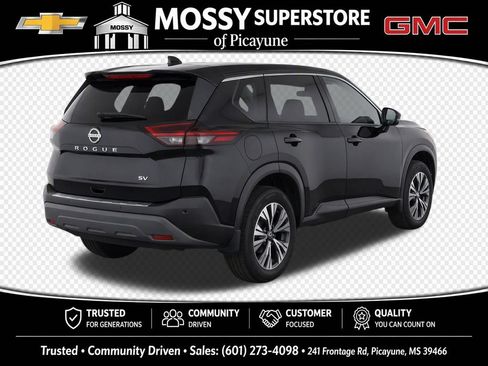 Used 2023 Nissan Rogue SV FWD image 4