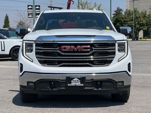 Used 2022 GMC Sierra 1500 SLT AWD/4WD image 2