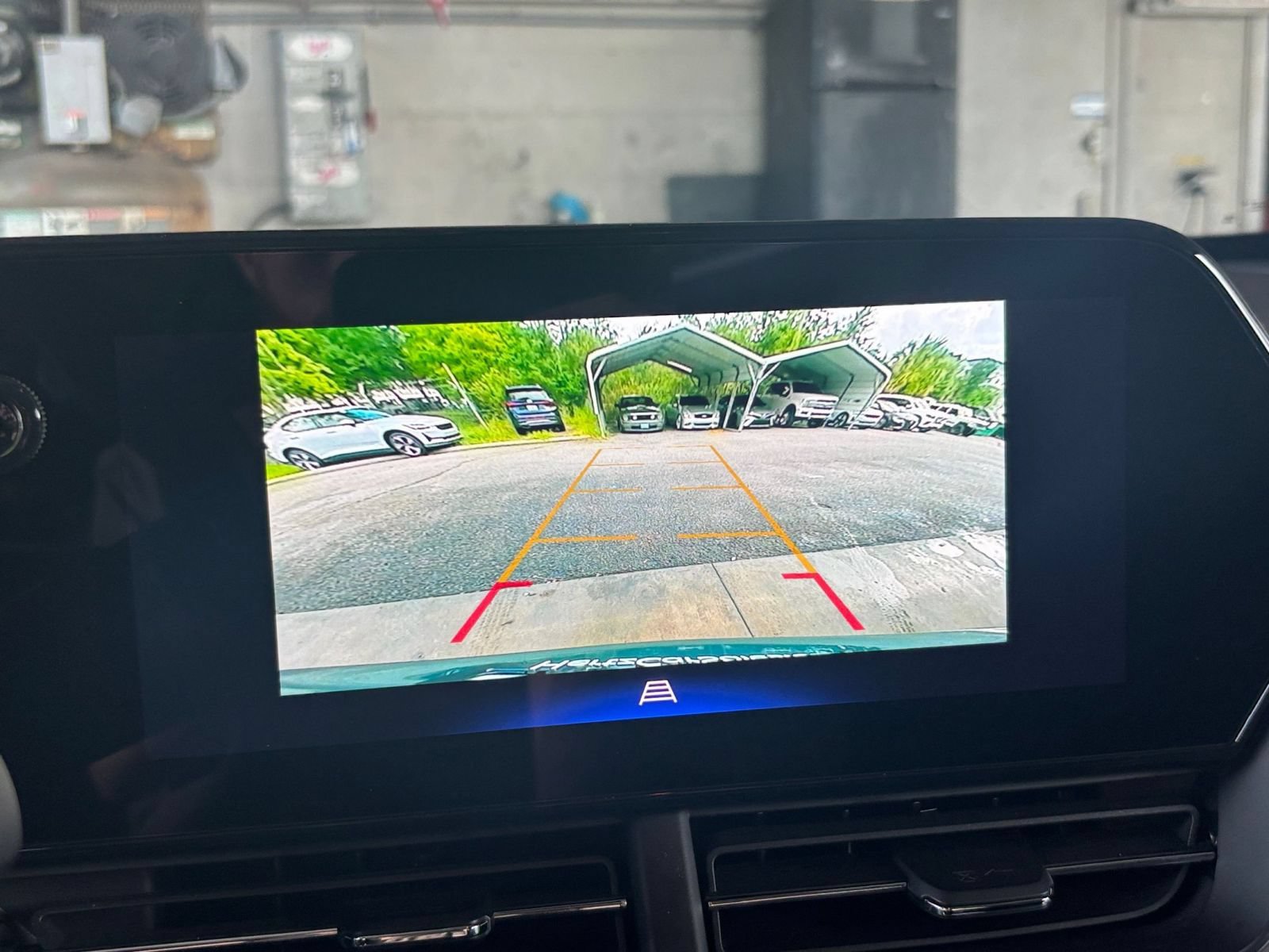 Used 2025 Chevrolet Trax LT FWD image 21