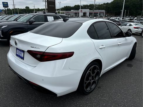 Used 2023 Alfa Romeo Giulia Veloce AWD/4WD image 33