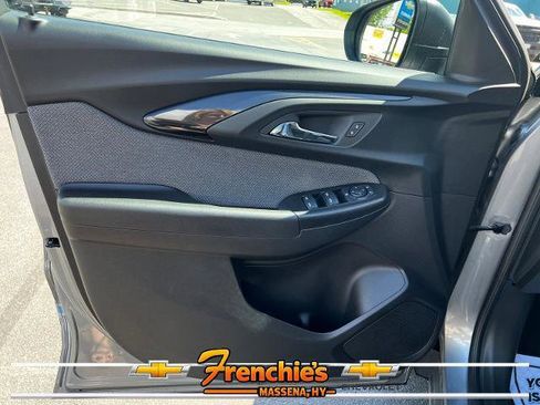 Used 2023 Chevrolet TrailBlazer LS AWD/4WD image 9