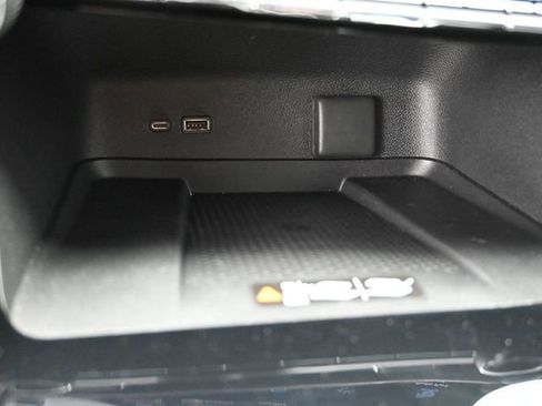 New 2025 Chevrolet Traverse High Country FWD image 34