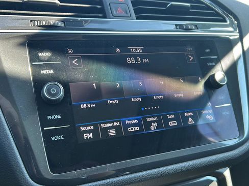 Certified 2024 Volkswagen Tiguan SE w/ Panoramic Sunroof Package image 16