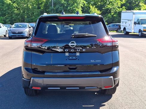 Certified 2025 Nissan Rogue SL w/ Tech Package AWD/4WD image 5