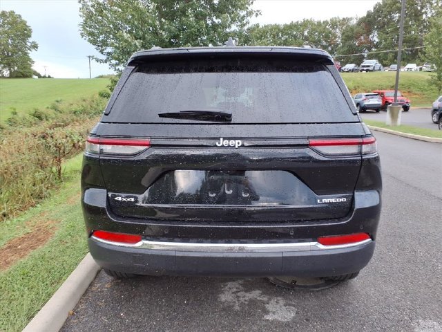 Used 2025 Jeep Grand Cherokee Laredo X AWD/4WD image 8