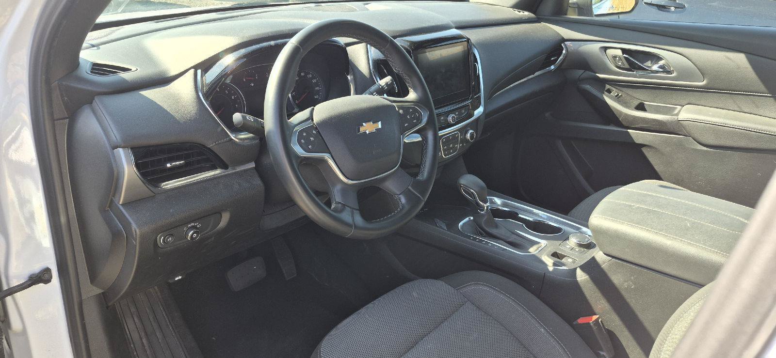 Used 2023 Chevrolet Traverse LT w/ LPO, Floor Liner Package AWD/4WD image 9