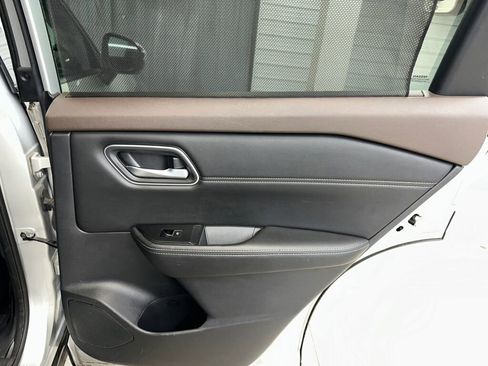 Used 2021 Nissan Rogue SL image 28