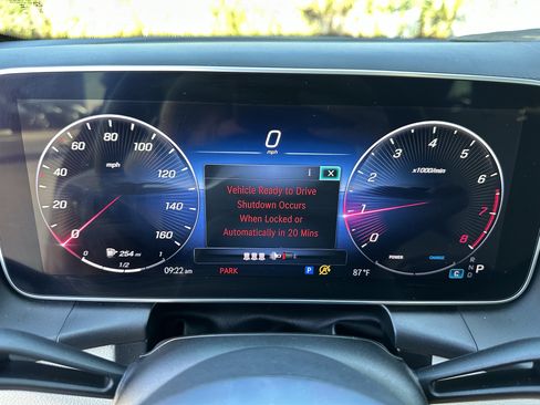 Used 2024 Mercedes-Benz GLC 300 4MATIC image 34