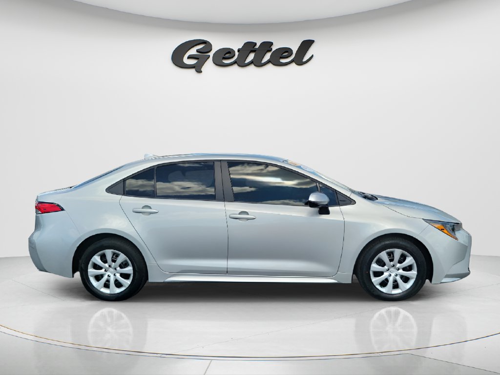 Used 2024 Toyota Corolla LE FWD image 4