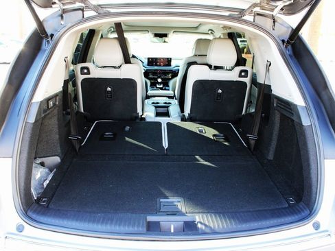 Used 2023 Acura MDX Technology SH-AWD image 12