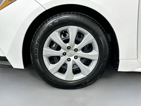 Certified 2024 Toyota Corolla LE image 29