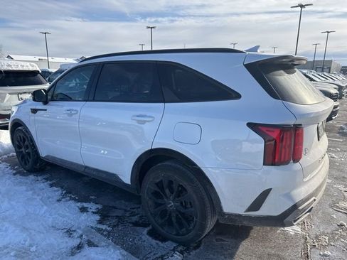 Certified 2022 Kia Sorento SX image 3