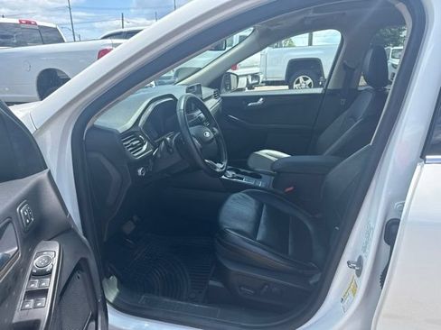 Used 2020 Ford Escape Titanium w/ Titanium Premium Package 2.0 AWD/4WD image 10